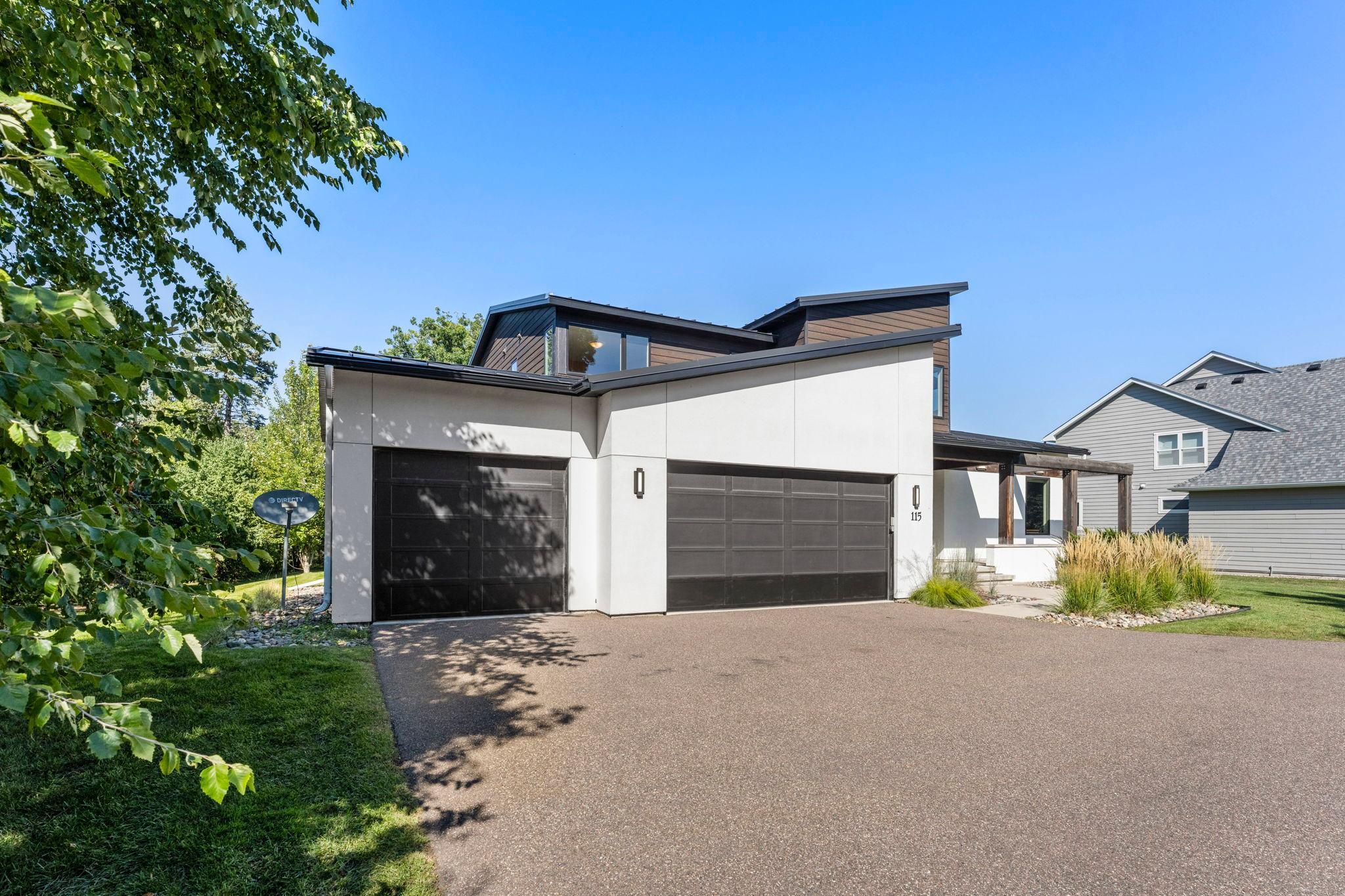 10-web-or-mls-115 Brunswick Ave N-280.jpg