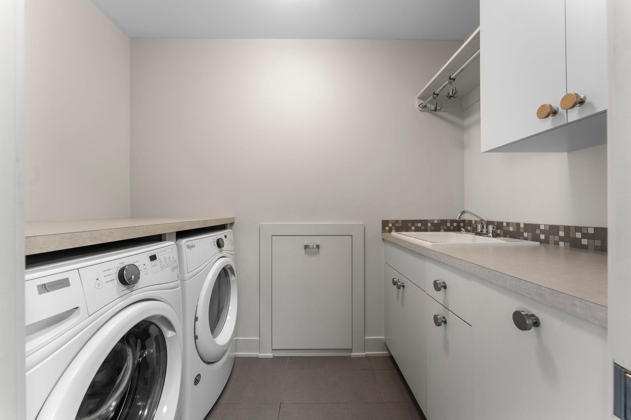 55-web-or-mls-115 Brunswick Ave N-177.jpg