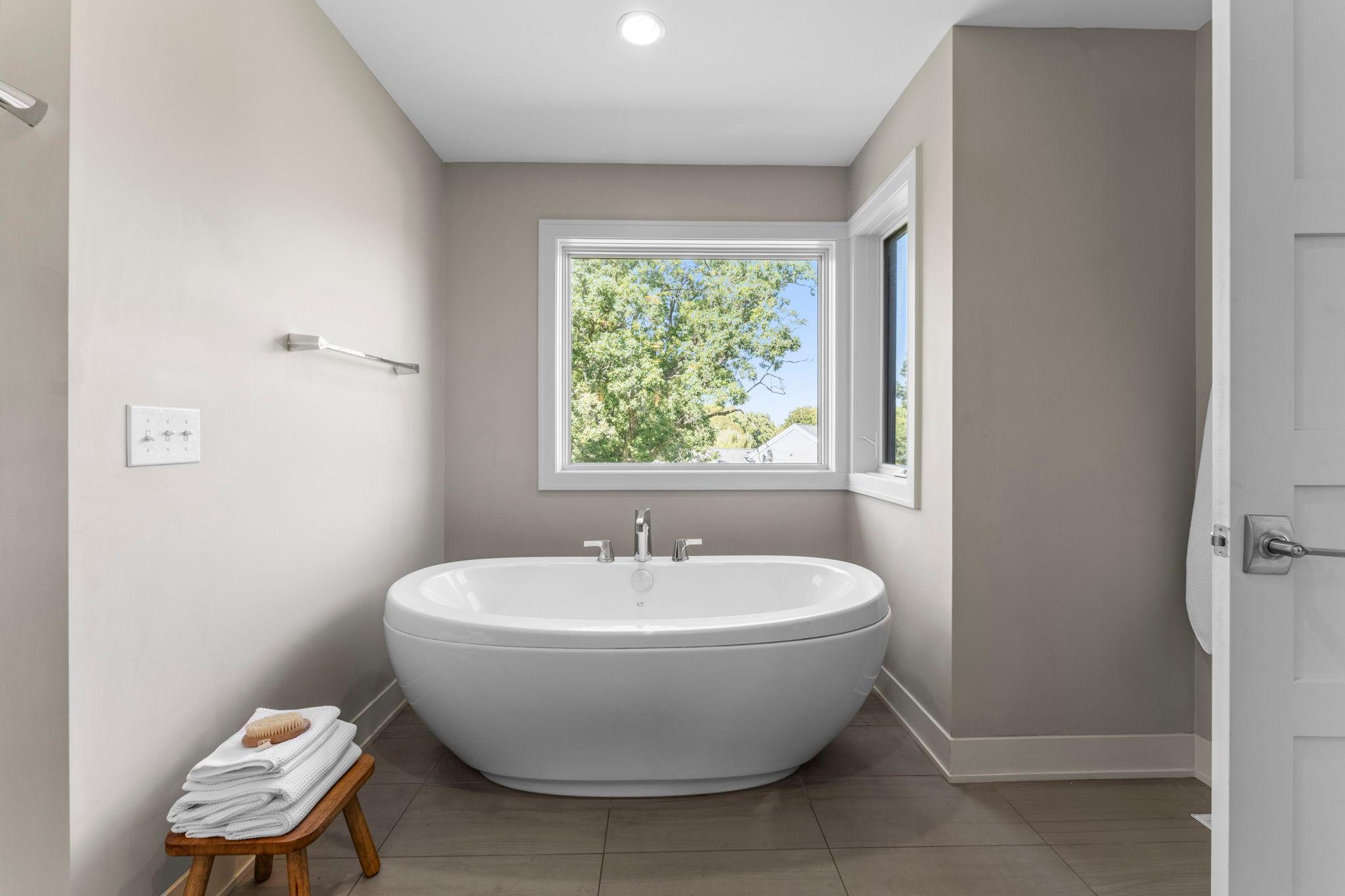63-web-or-mls-115 Brunswick Ave N-159.jpg