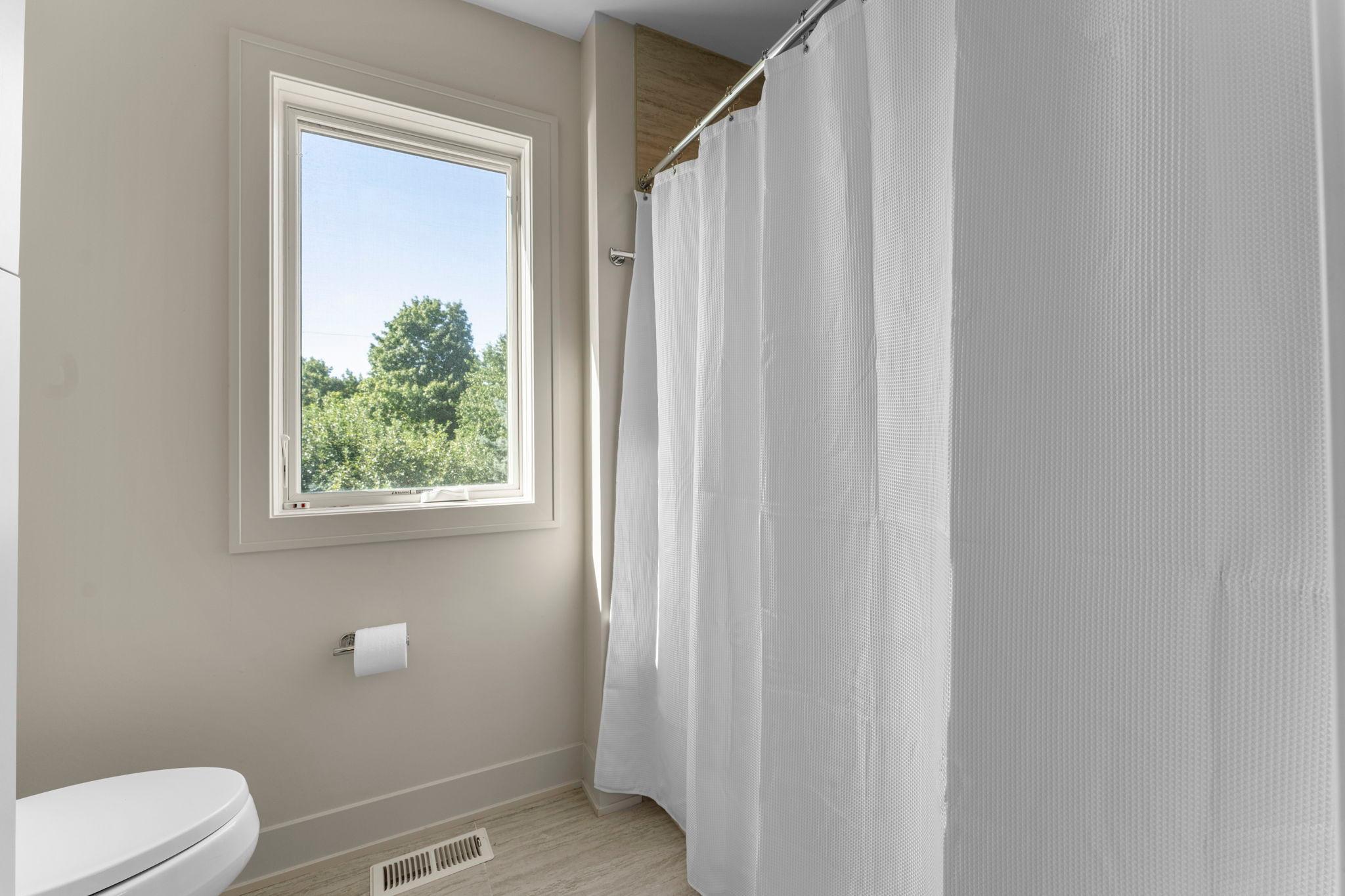 71-web-or-mls-115 Brunswick Ave N-192.jpg