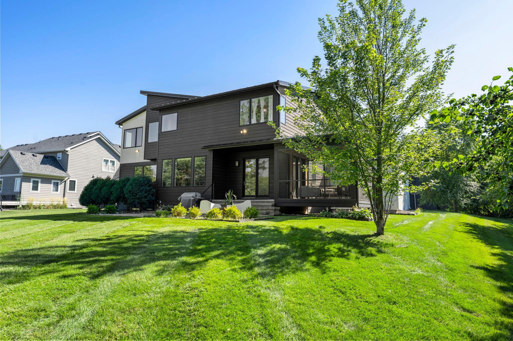 101-web-or-mls-115 Brunswick Ave N-258.jpg