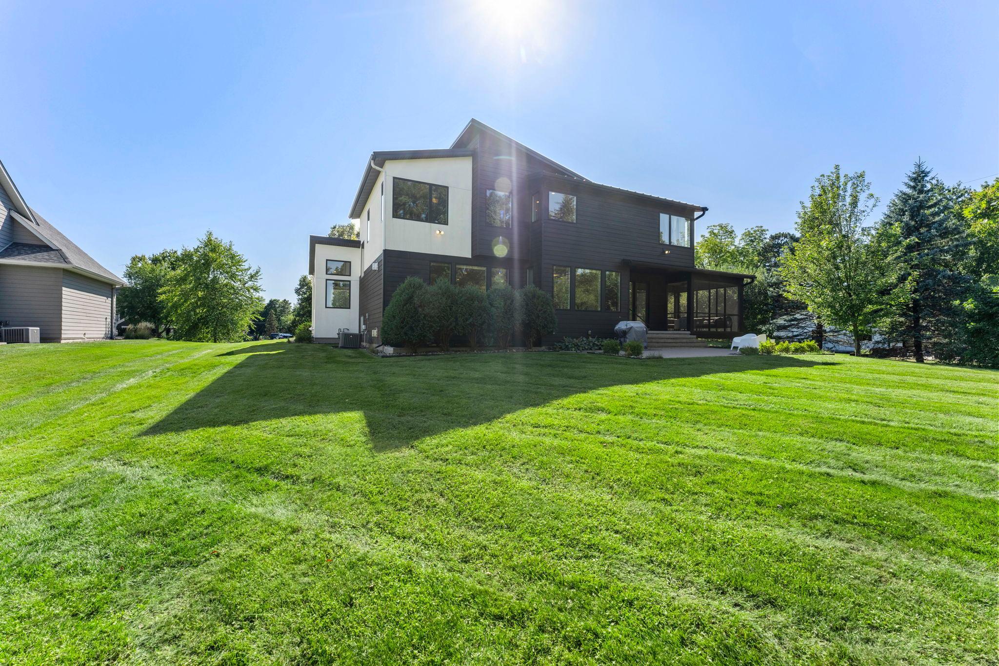 103-web-or-mls-115 Brunswick Ave N-268.jpg