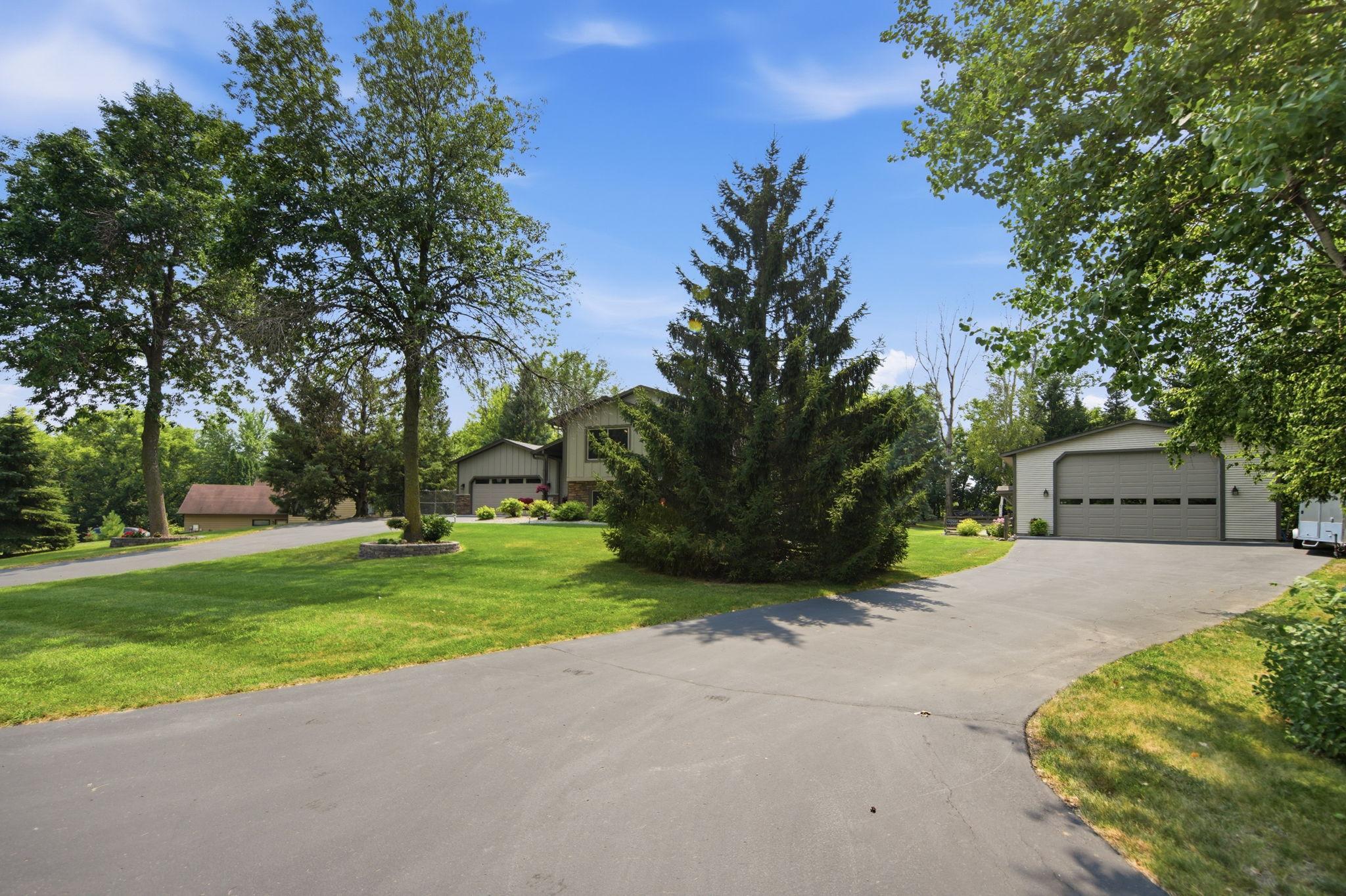 2 separate driveways!