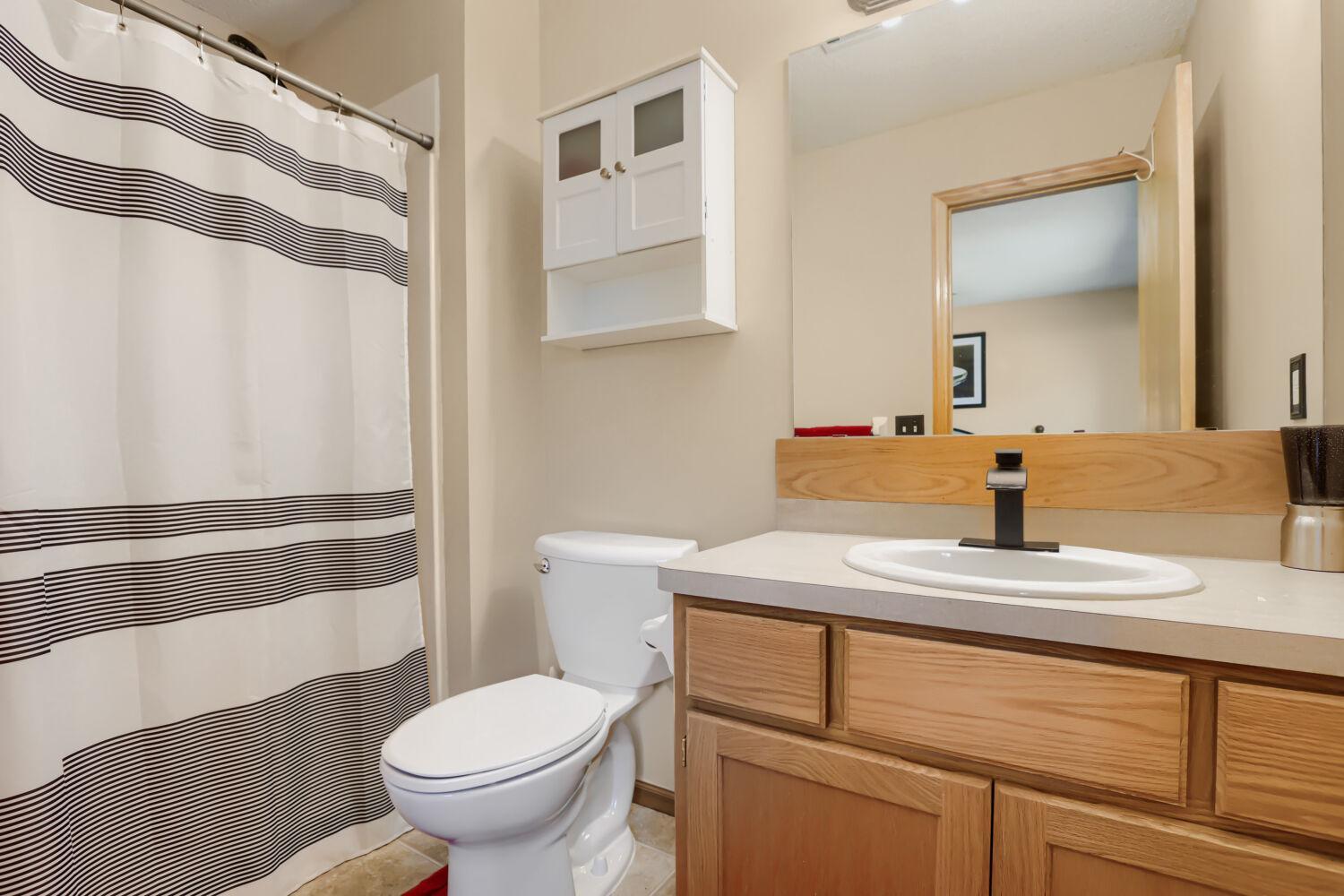 7944 Highland Drive - Web Quality - 027 - 21 Bathroom.jpg