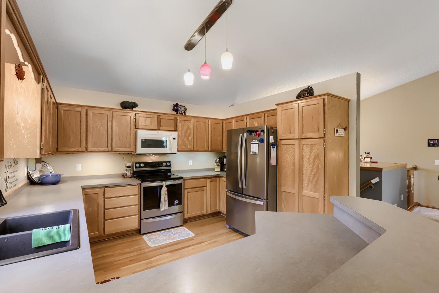 7944 Highland Drive - Web Quality - 016 - 10 Kitchen.jpg