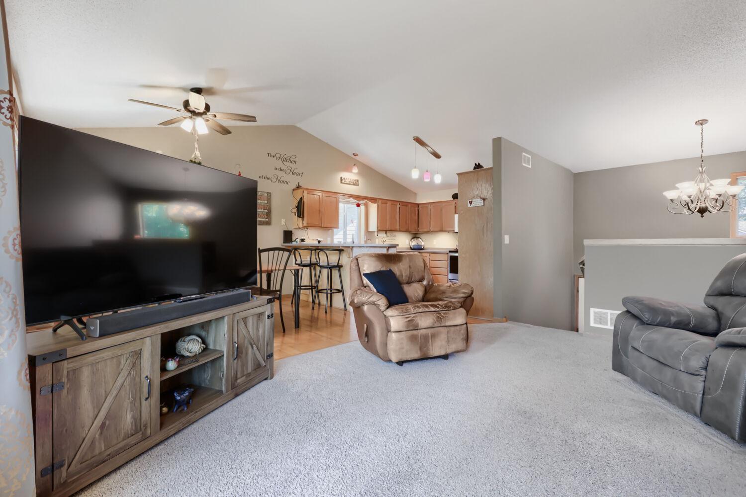 7944 Highland Drive - Web Quality - 011 - 05 Living Room.jpg