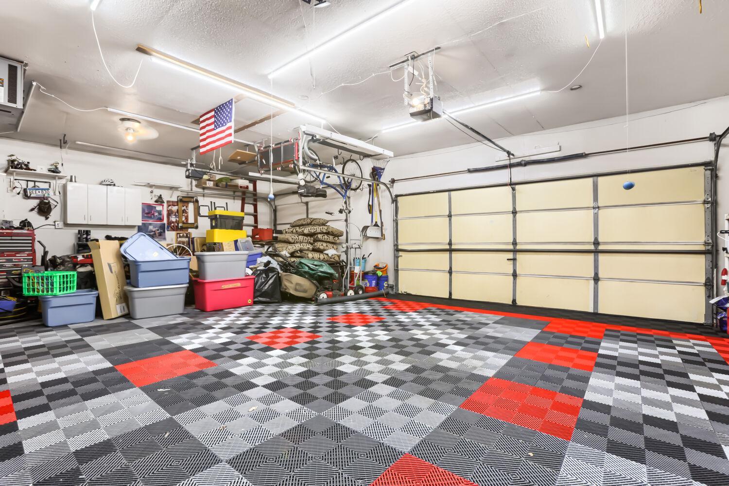 7944 Highland Drive - Web Quality - 030 - 24 Garage.jpg