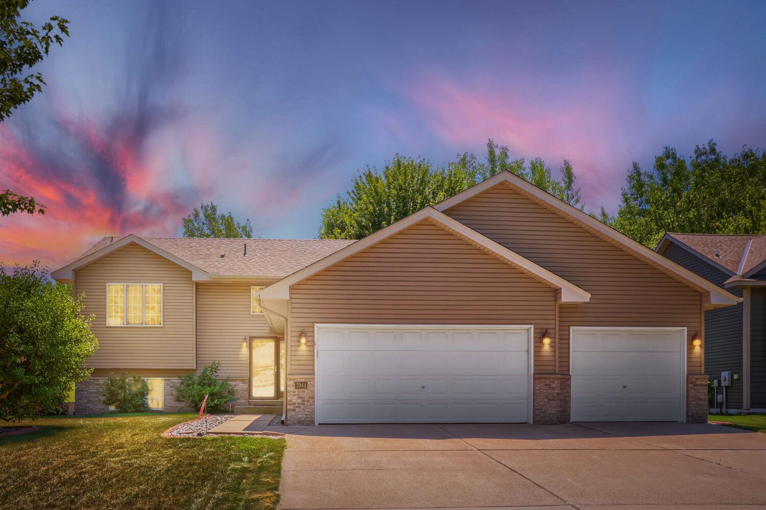 7944 Highland Drive - Web Quality - 014 - 08 Exterior Front.jpg