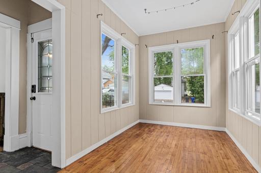 1070 Minnehaha Avenue E, Saint Paul, MN 55106