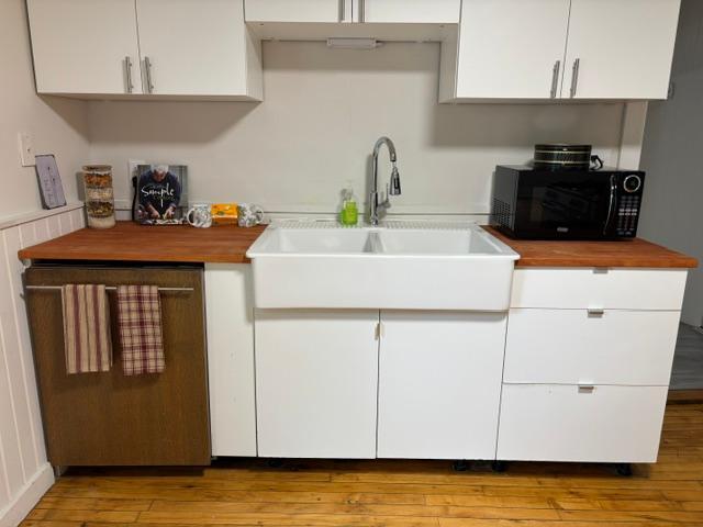 Upper unit kitchen