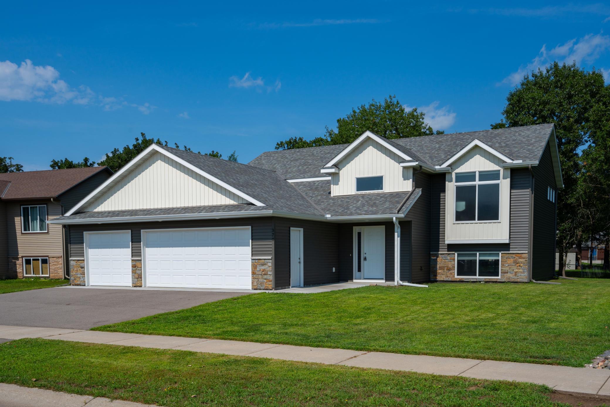 20260818_370_29thAveSE_St.Cloud_Exterior_2.jpg