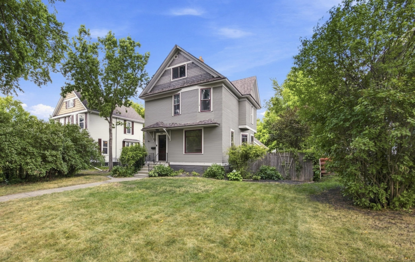 Property photo for 819 8th Avenue N, Fargo, ND 58102