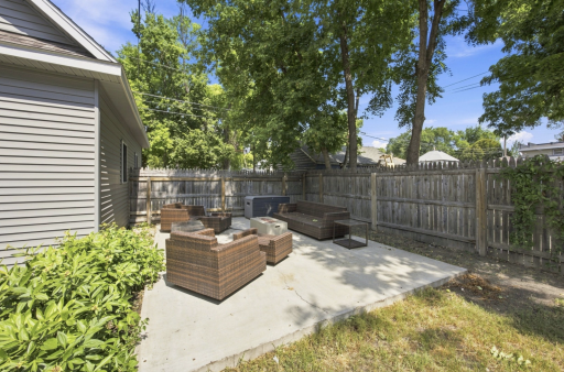 819 8th Avenue N, Fargo, ND 58102