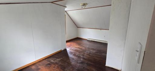 Upstairs Bed2.jpg