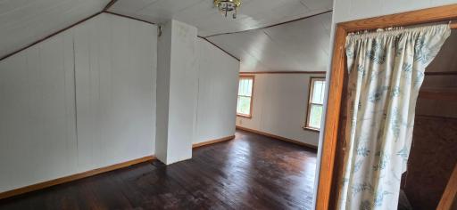 Upstairs Bed3.jpg
