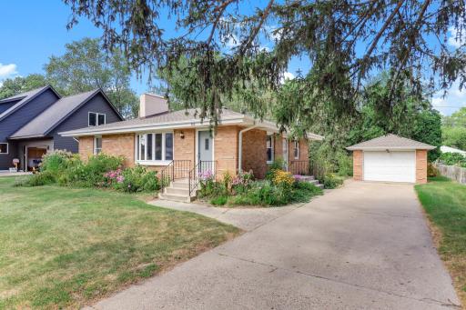 Immaculate all-brick rambler on quiet street