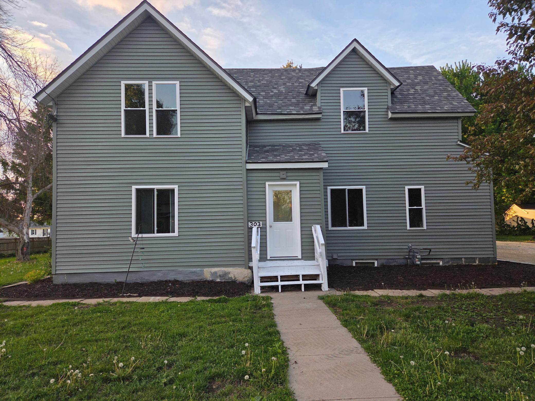 303 main st e (6).jpg