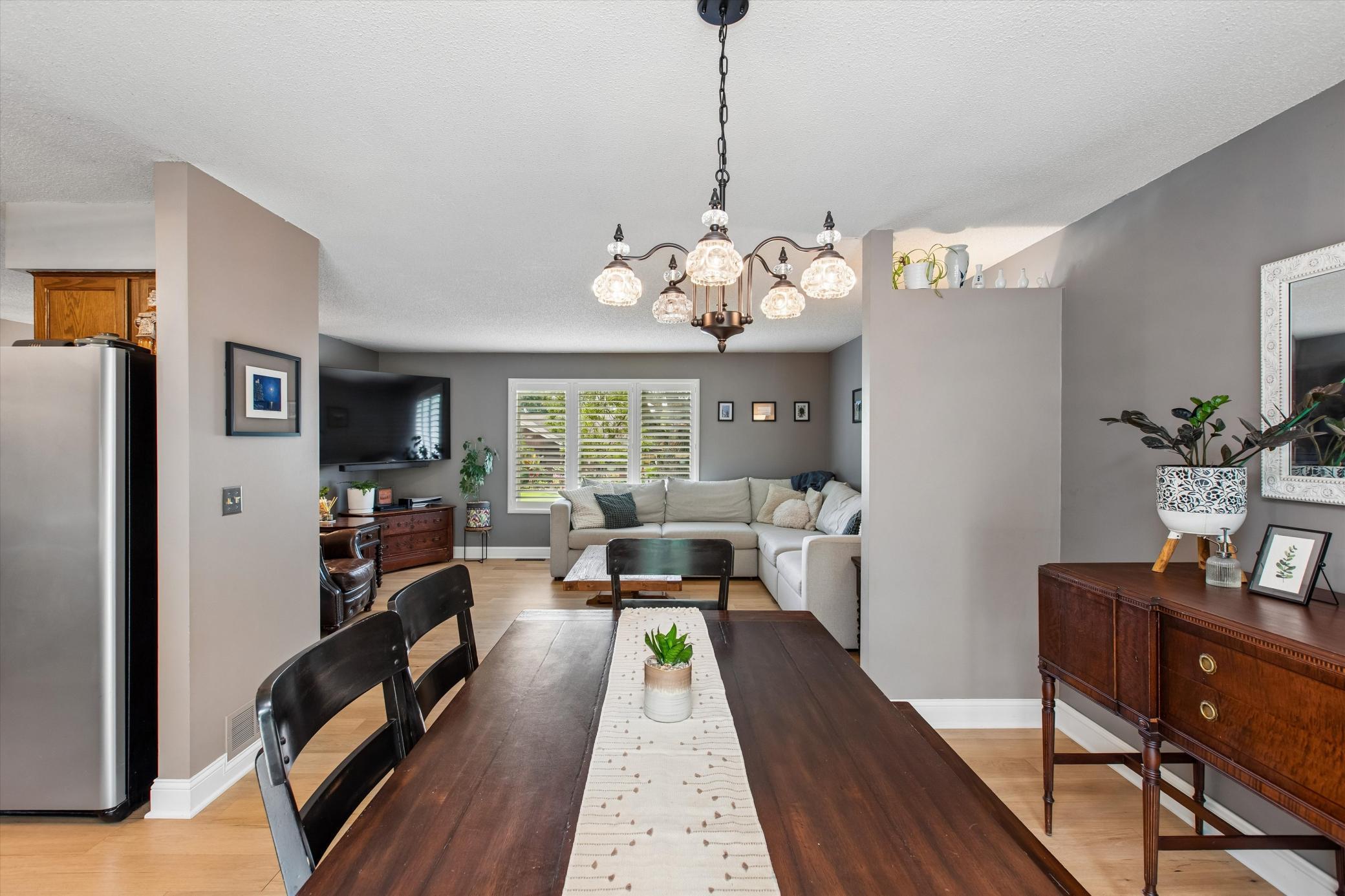 Beautiful chandelier in dining room