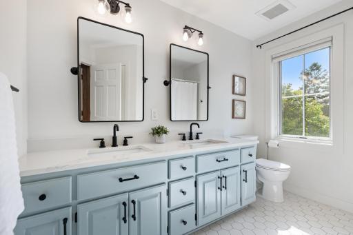 Upper level full bath-remodeled 2023