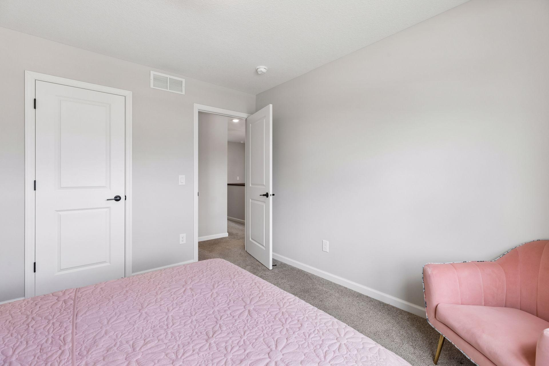 Upper level - bedroom 3