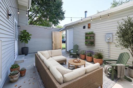 Large Patio for outdoor entertaining - VIRTUALLY STAGED