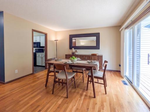 Flex/office/dining space off kitchen (virtually staged)