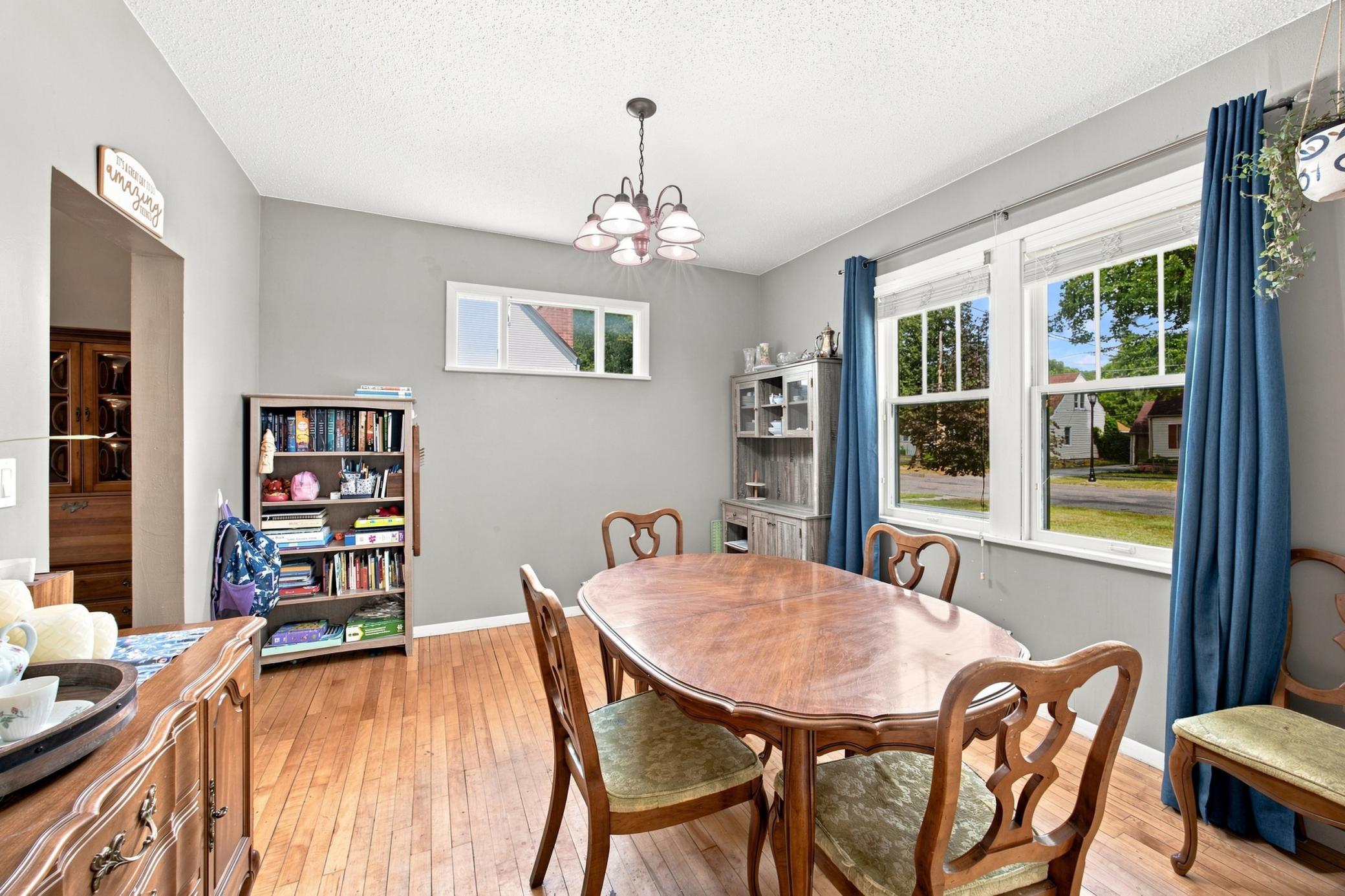 Dining Room.jpg