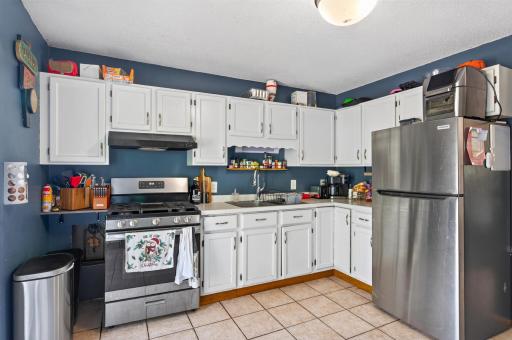 12_8571_240th12_mls.jpg