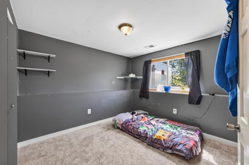 22_8571_240th22_mls.jpg