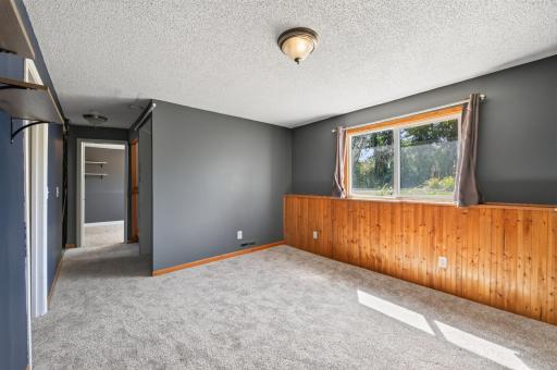 18_8571_240th18_mls.jpg
