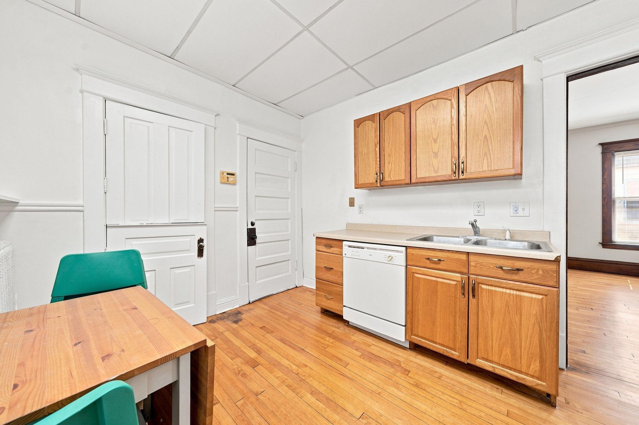 Main floor kitchen