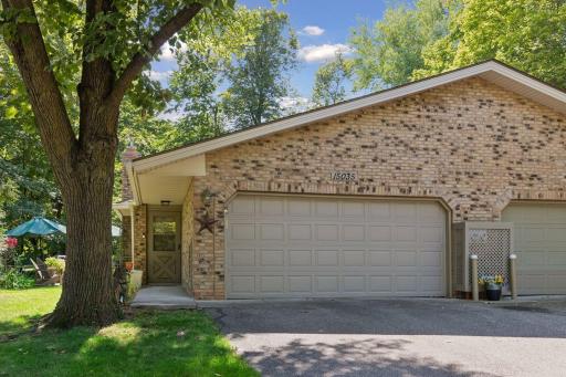 Oversized 2 car garage