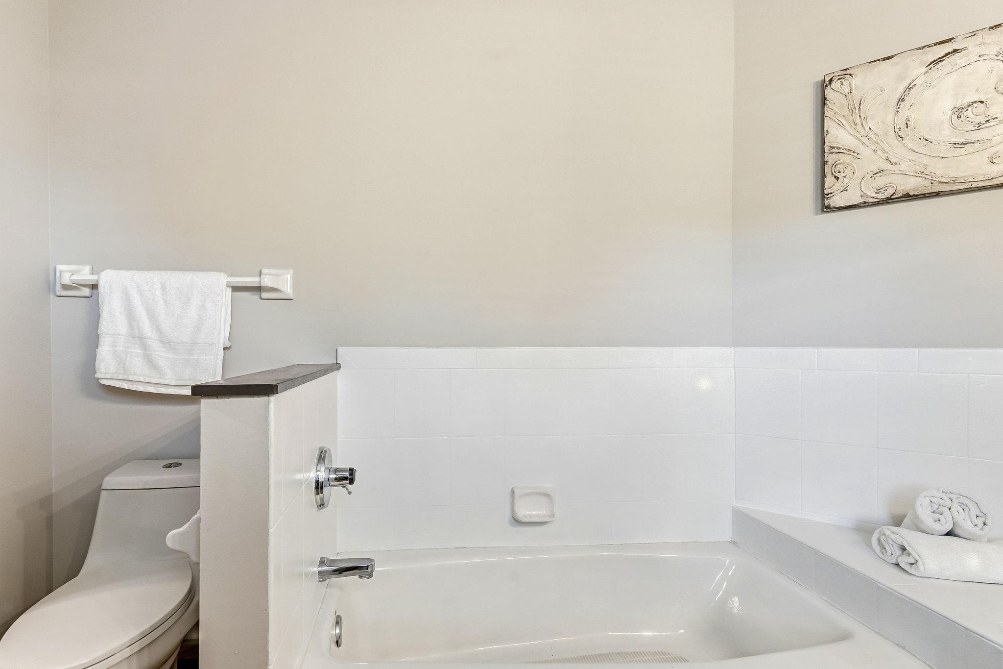 25-web-or-mls-8848-Everest-Ln-25.jpg