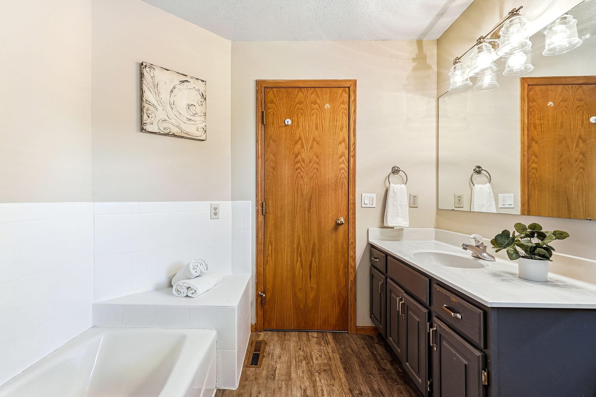 26-web-or-mls-8848-Everest-Ln-26.jpg