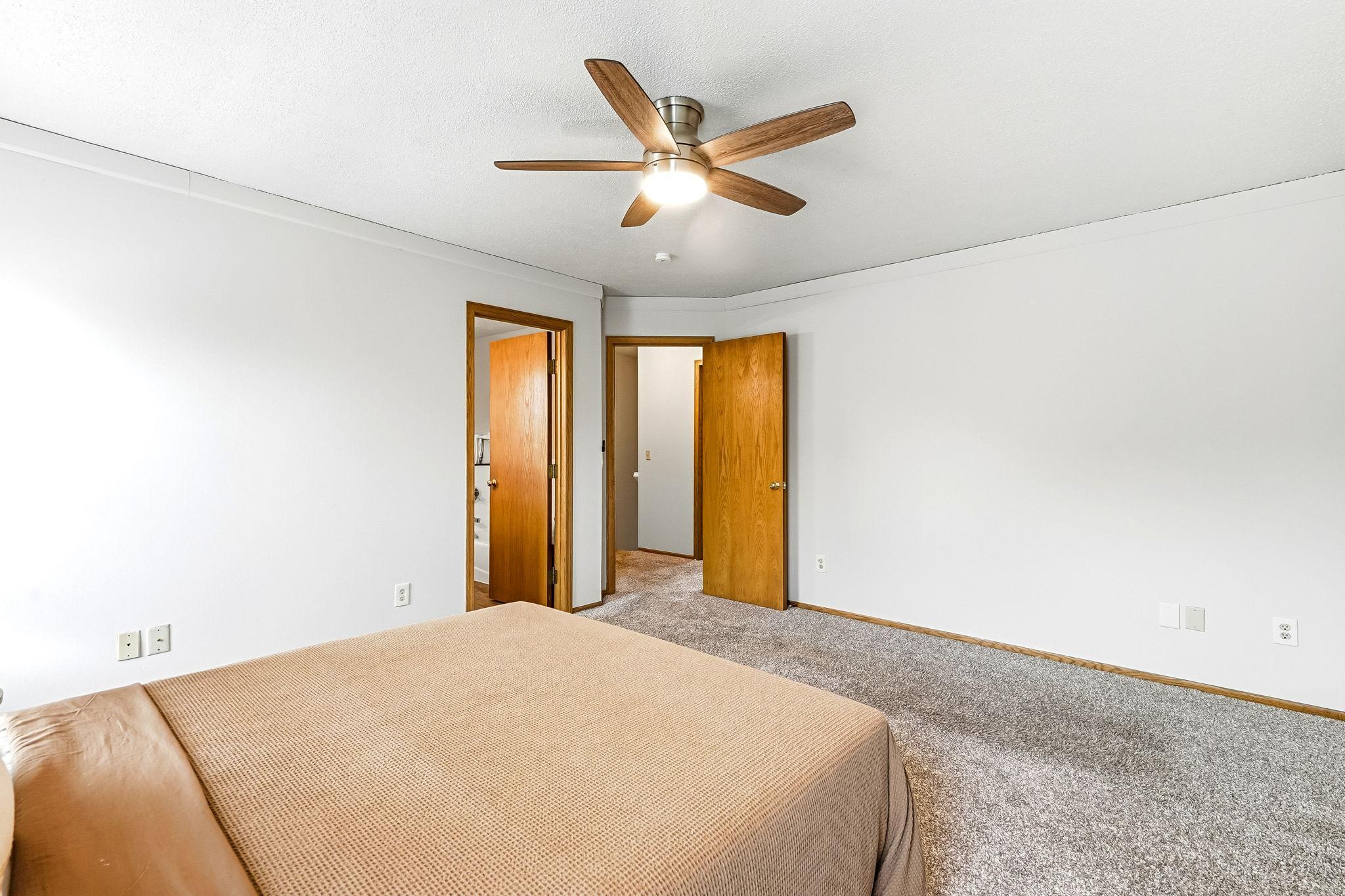 23-web-or-mls-8848-Everest-Ln-23.jpg