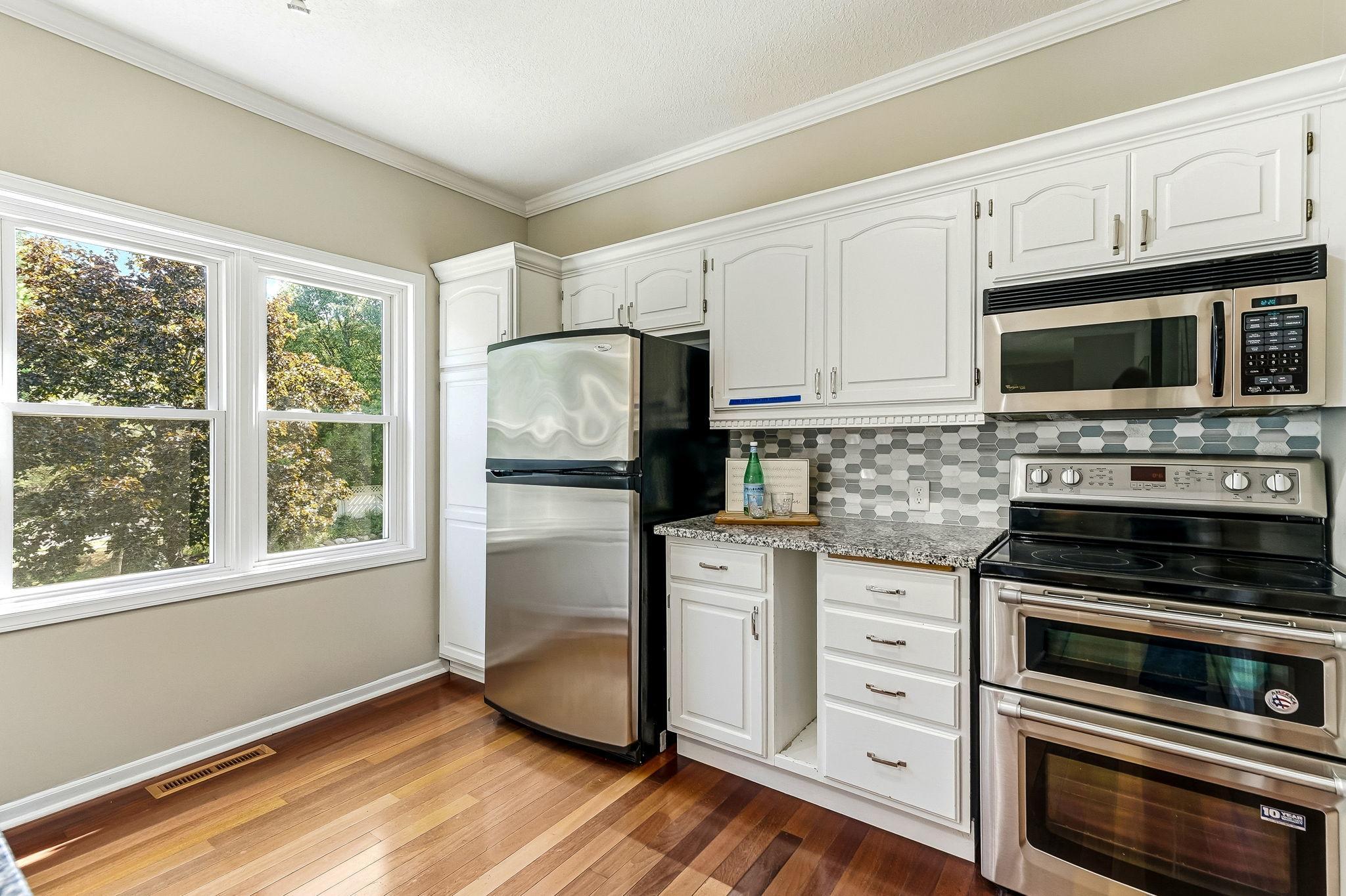 17-web-or-mls-8848-Everest-Ln-17.jpg
