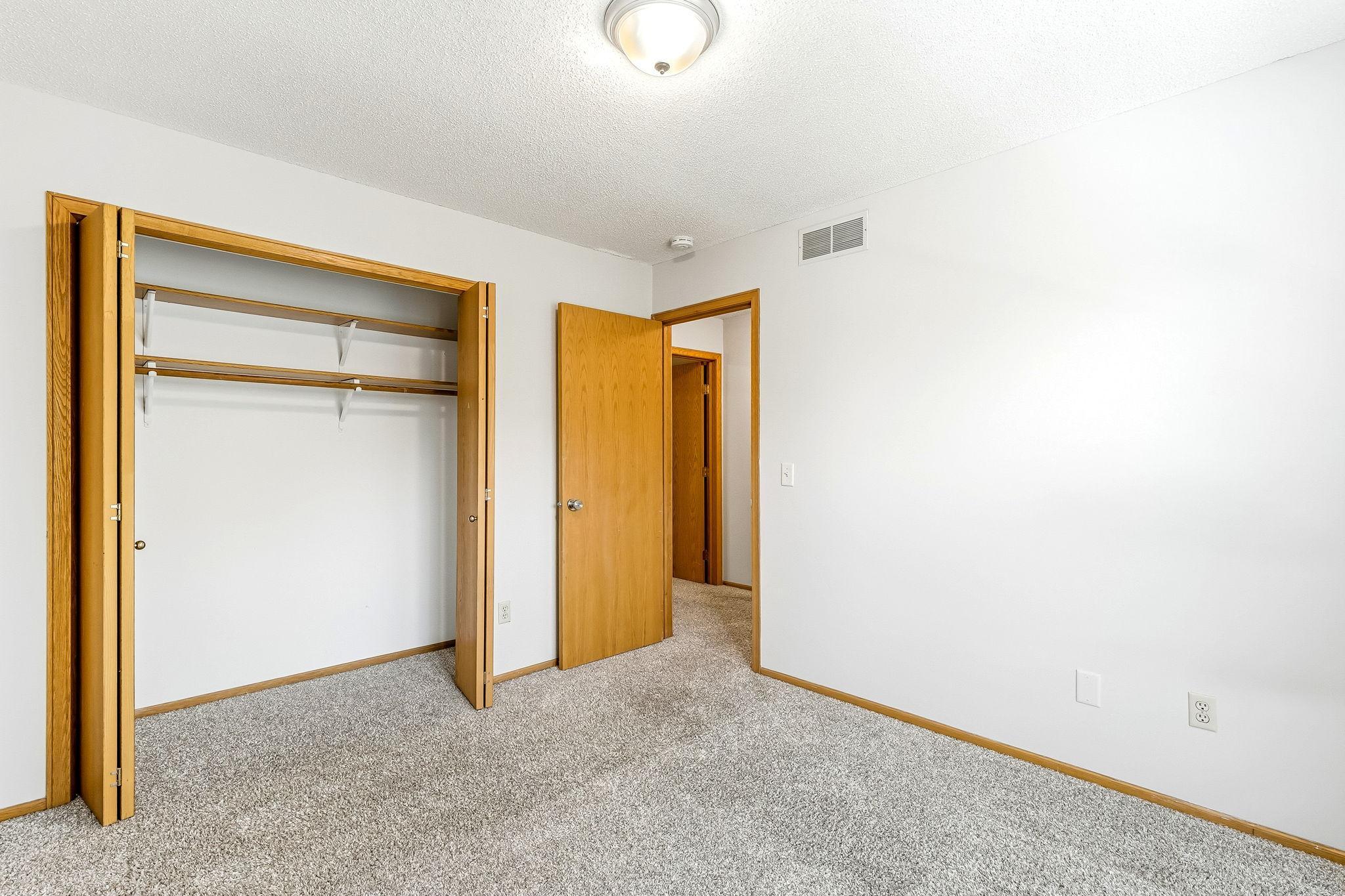 31-web-or-mls-8848-Everest-Ln-31.jpg