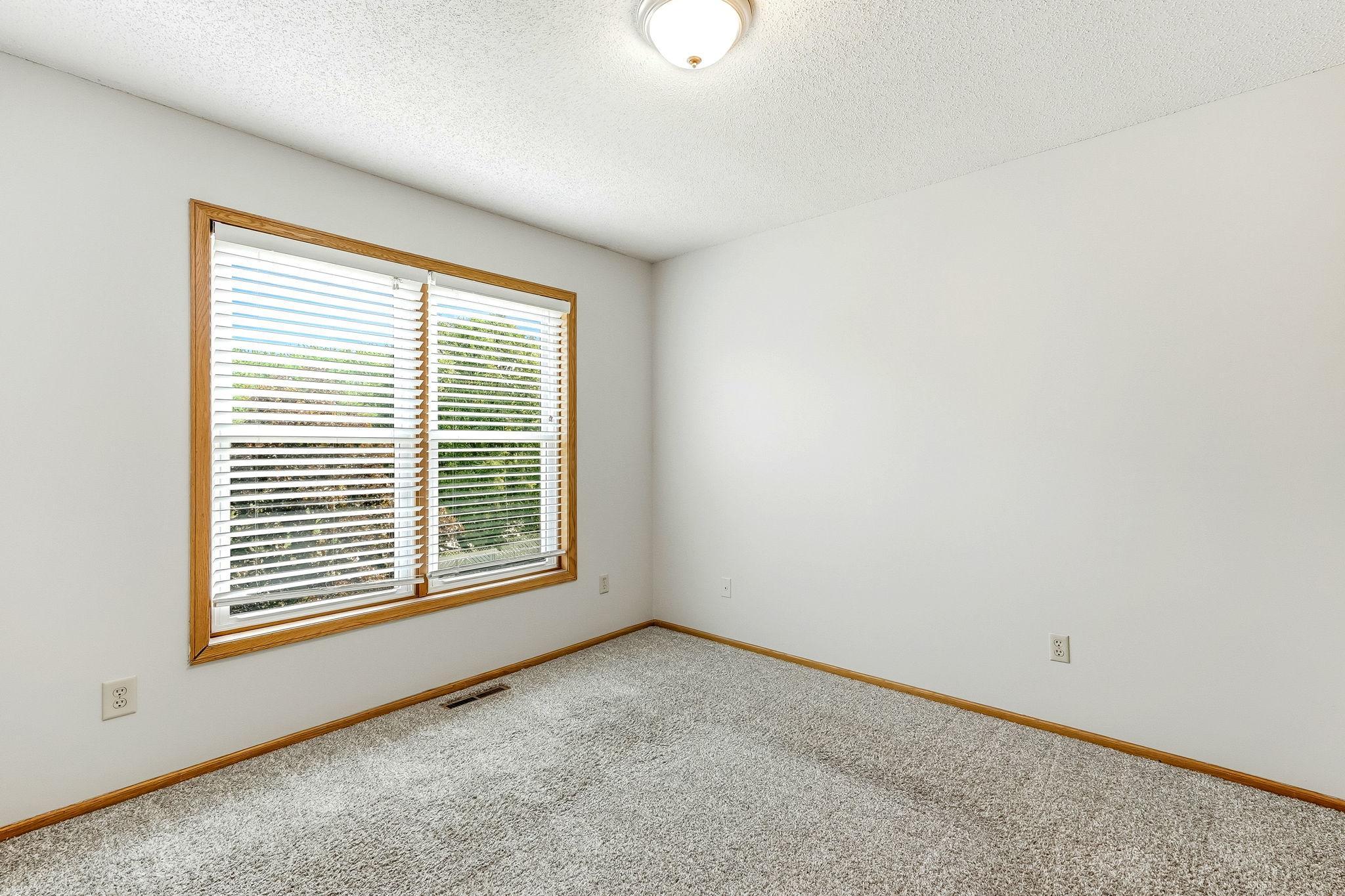 30-web-or-mls-8848-Everest-Ln-30.jpg