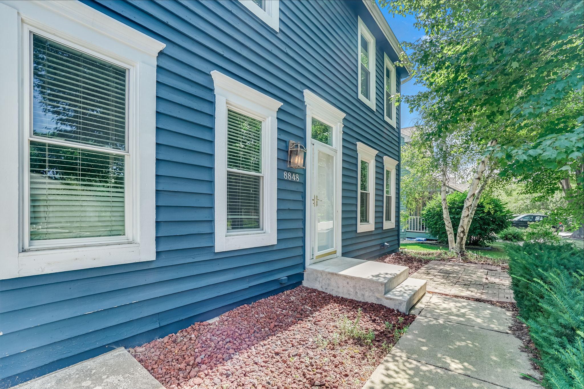 3-web-or-mls-8848-Everest-Ln-03.jpg