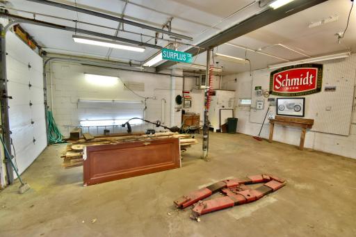 Detached Garage with Car Lift