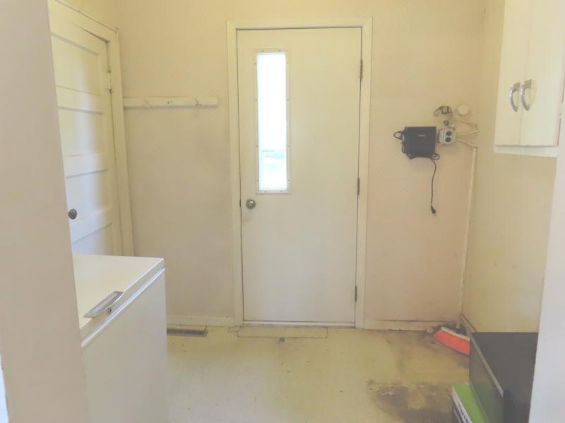 301 entry laundry.jpg
