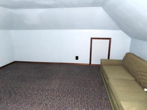 301 upstairs bonus area.jpg