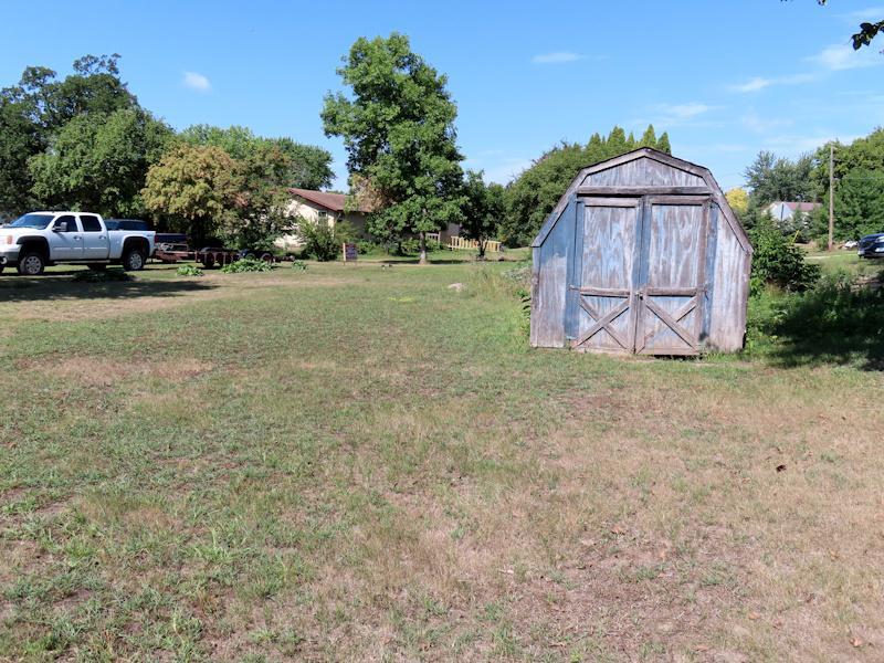 301 yard and shed.jpg