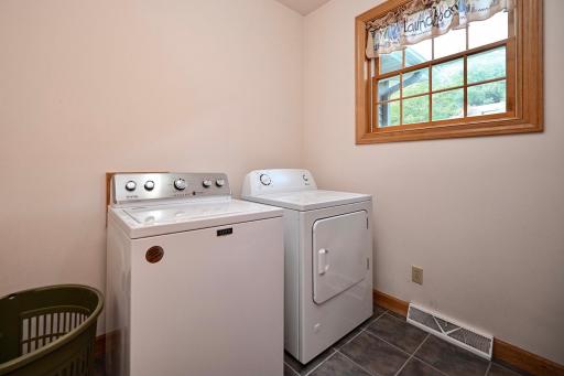W157 Thomas Road, Fountain City, WI 54629