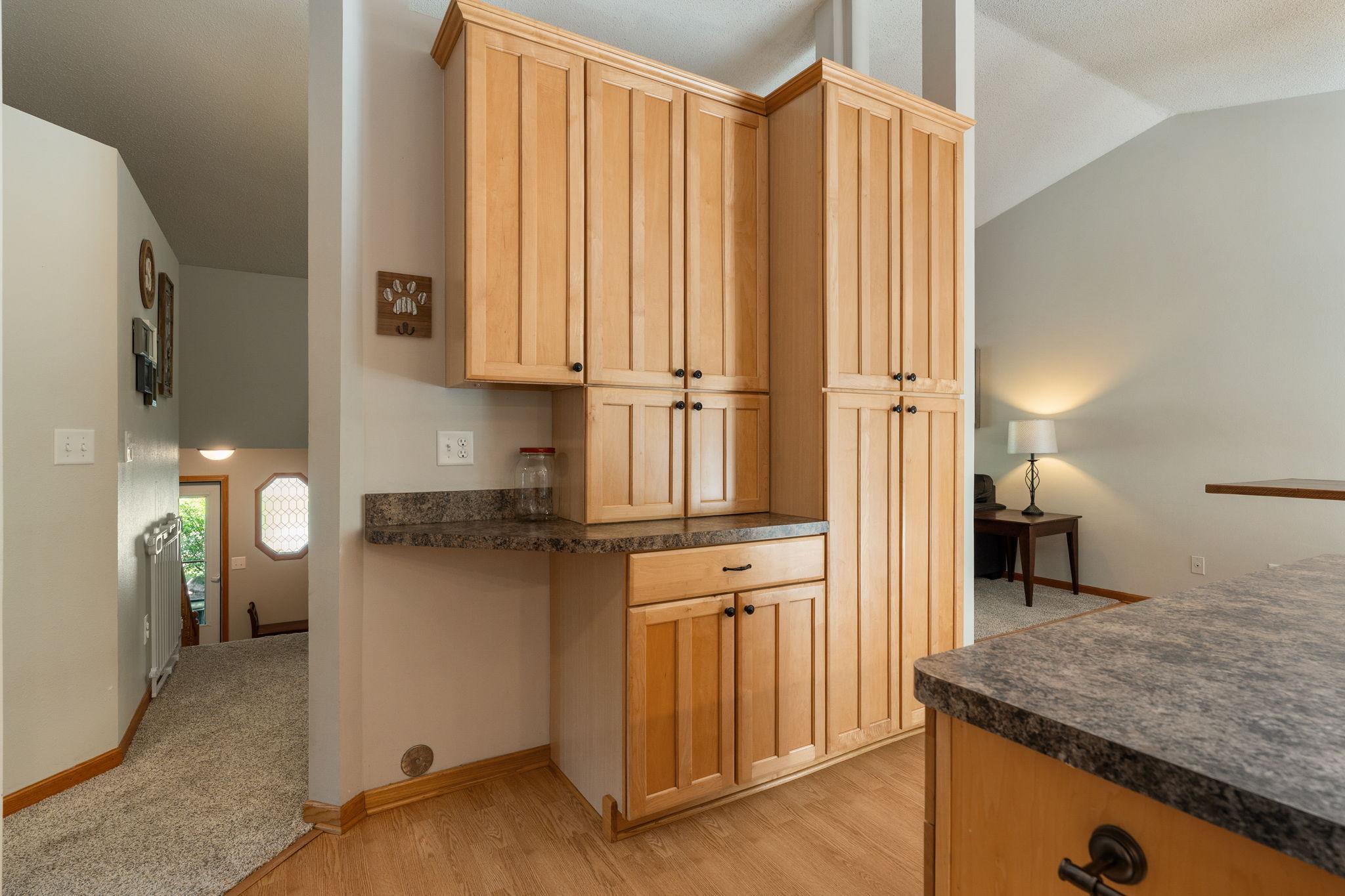 13-web-or-mls-1939-greenwood-dr.jpg