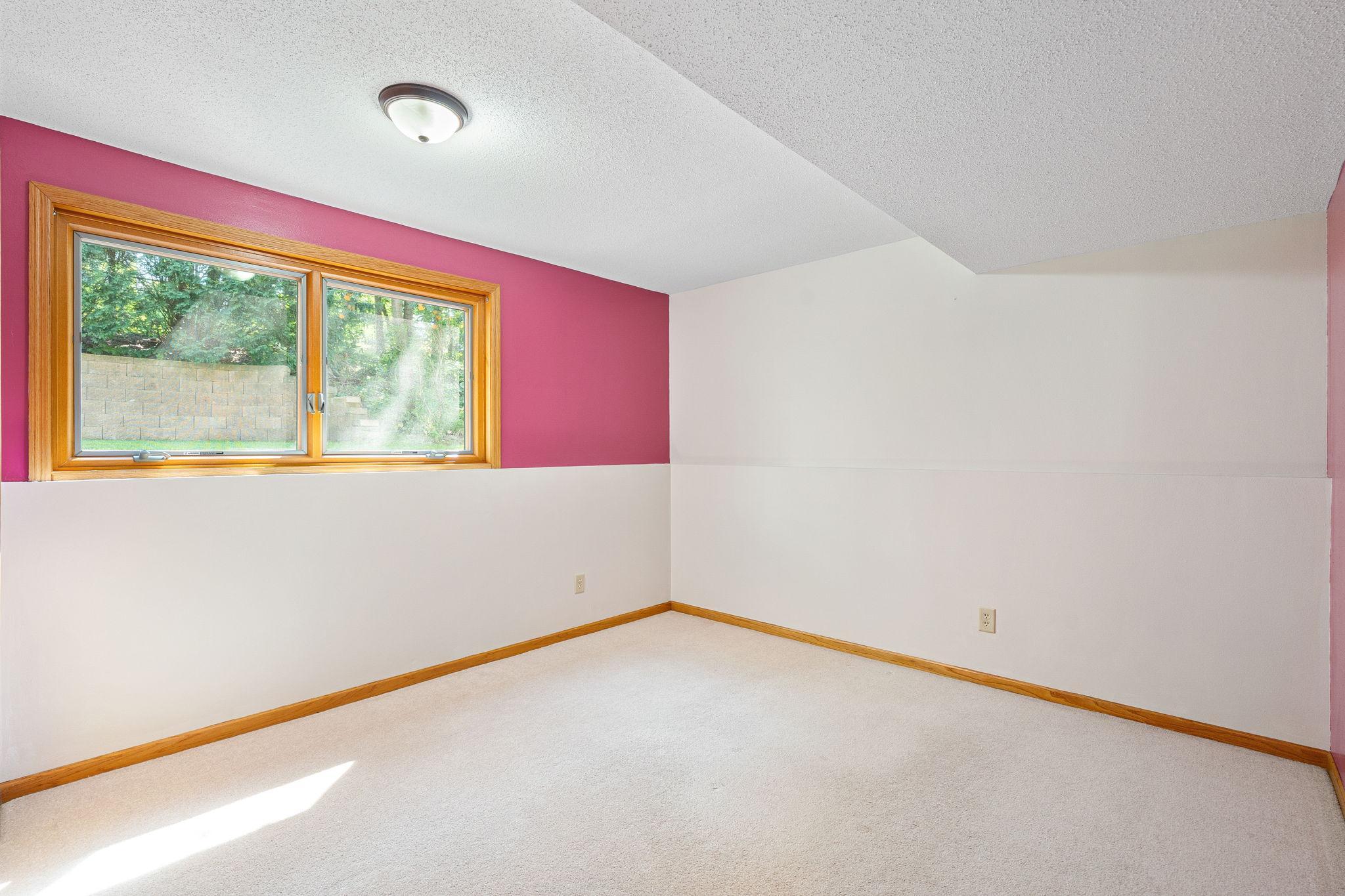 38-web-or-mls-1939-greenwood-dr.jpg