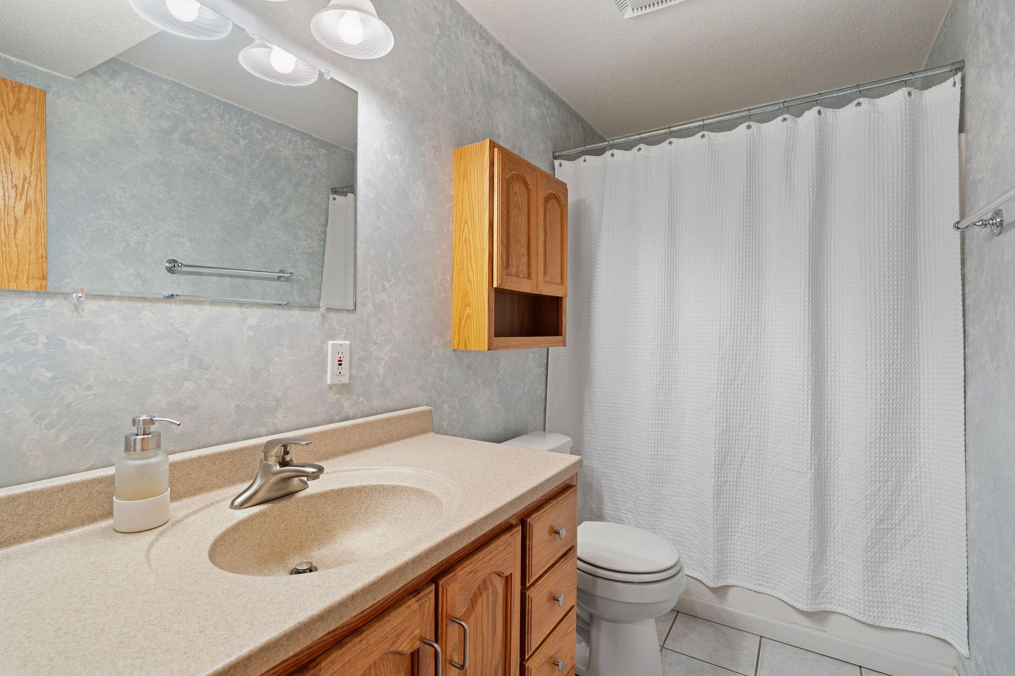 42-web-or-mls-1939-greenwood-dr.jpg