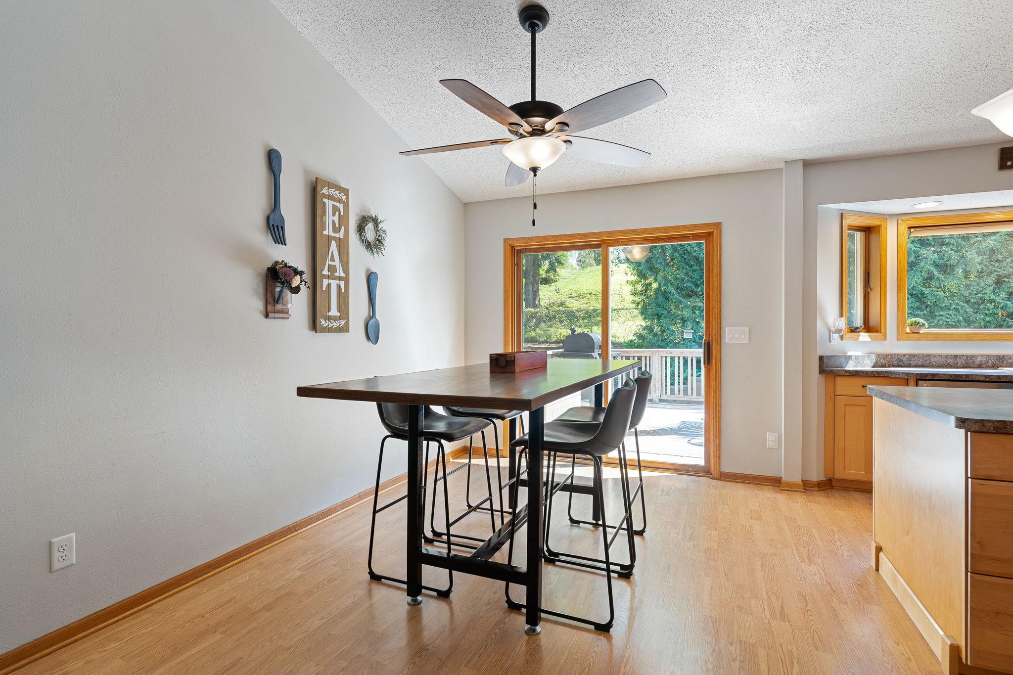 16-web-or-mls-1939-greenwood-dr.jpg