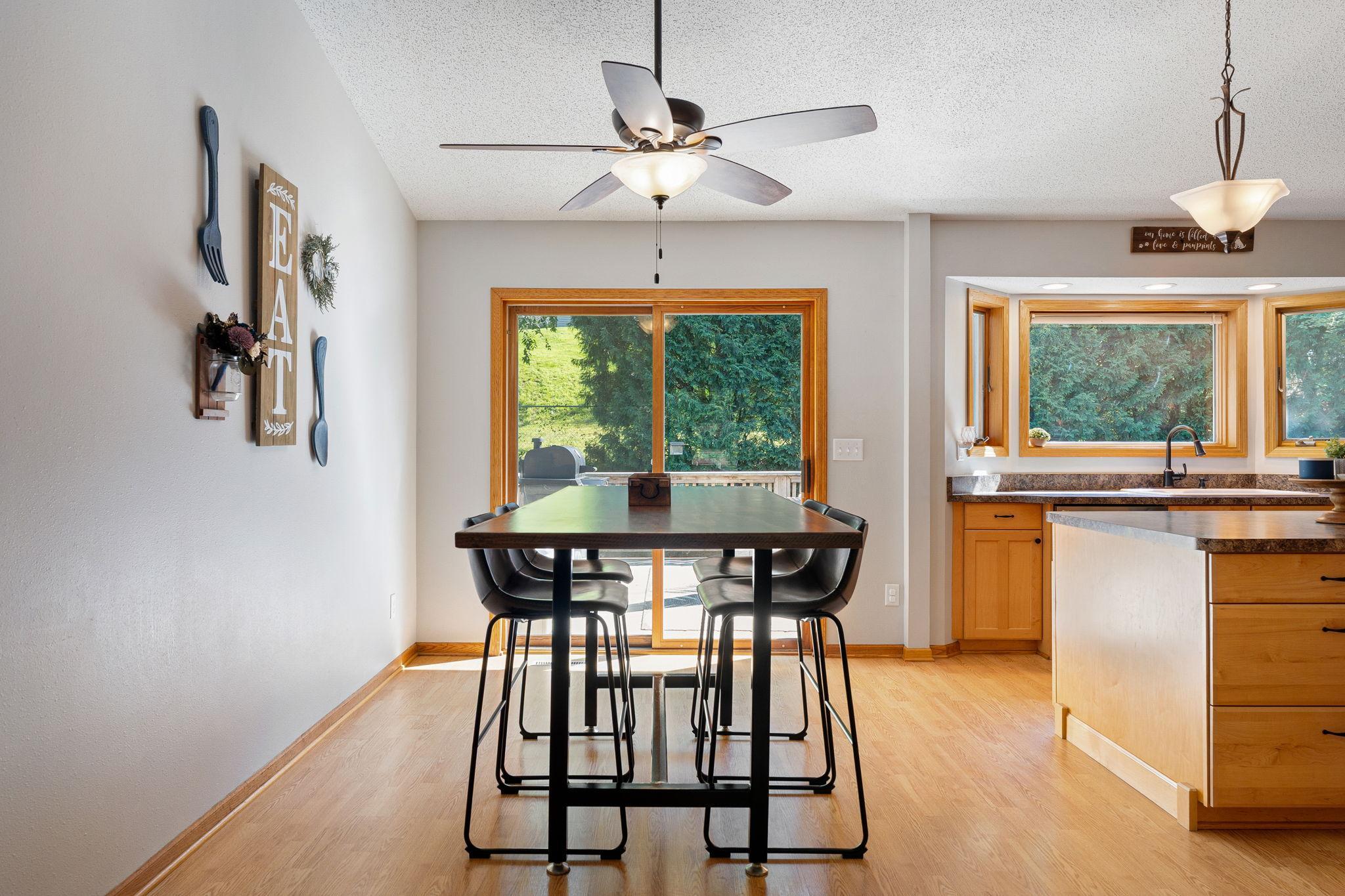 17-web-or-mls-1939-greenwood-dr.jpg