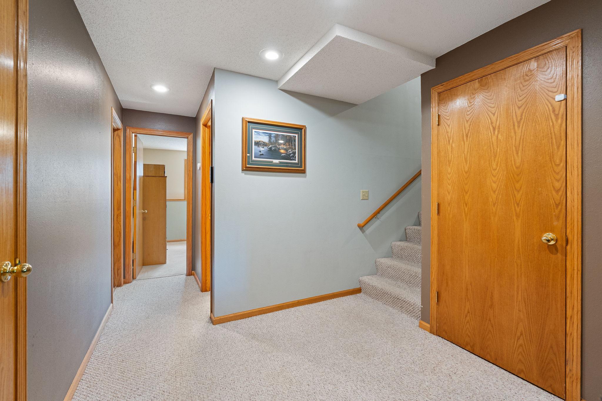 27-web-or-mls-1939-greenwood-dr.jpg